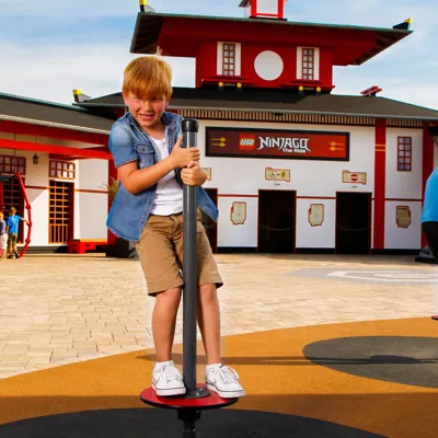 LEGOLAND LEGO NINJAGO World Kais Spinners