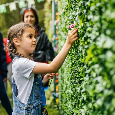 LEGO Festival at LEGOLAND Deutschland with girls in front of a green wall