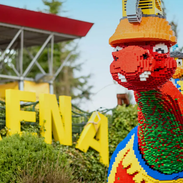 LEGO Arena s velkým dinosaurem v LEGOLAND Deutschland