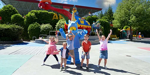 LEGOLAND Flexi-Ticket - Unicorn Man mit fröhlichen Kindern